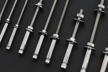 超長(zhǎng)螺栓連接時(shí)是否需要特殊工具？扳手不可少！